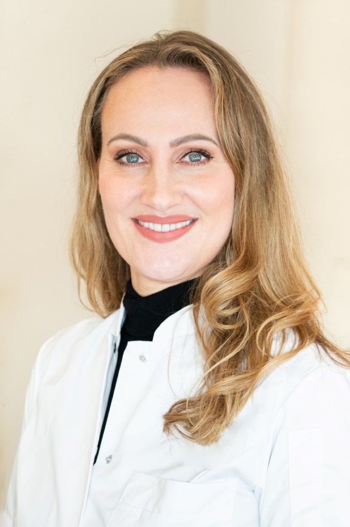 Dr. M.E. Schram, Dermatoloog
